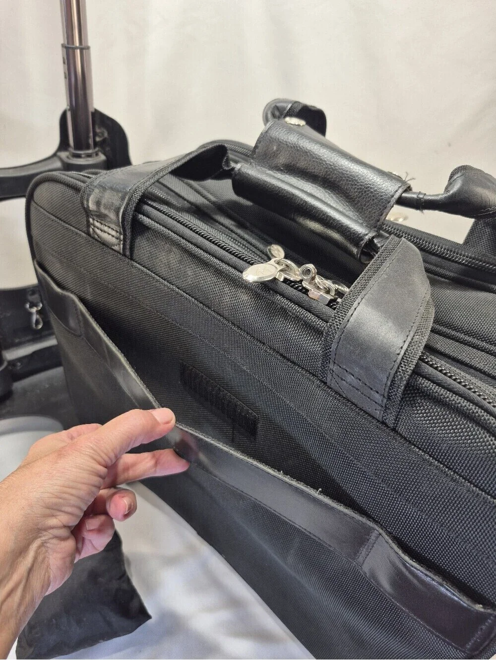 McKlein USA Chicago 15.6' Leather Patented Detachable Wheeled Overnight Luggage
